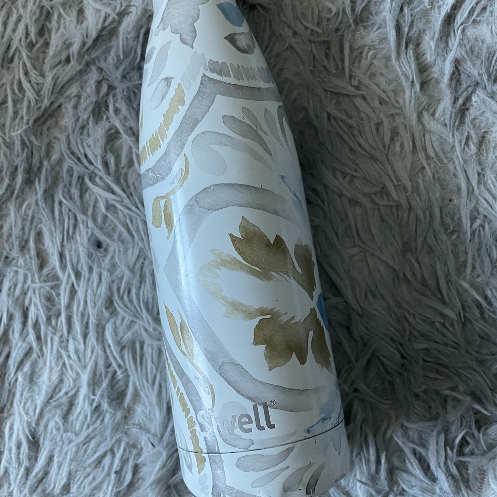 S'well White and Gold Dining Water Bottle - Picture 2 of 4